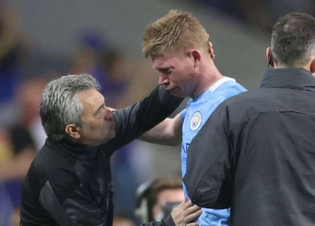 De Bruyne suffers serious fractures on his face
